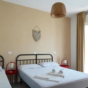Dainese Apartments, Casa Ester Лидо-ди-Езоло